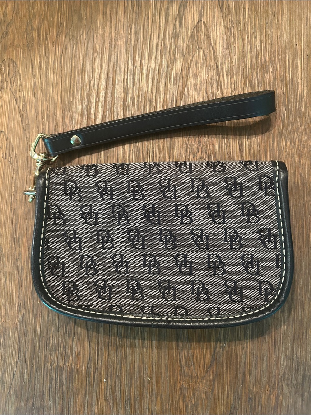 Dooney & Bourke Gray Monogram Wristlet with Black Trim - Picture 2 of 4